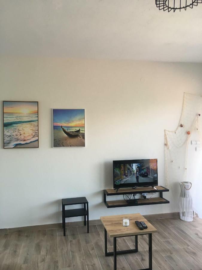 Sunrise View Apartment Ofrinion Exterior photo